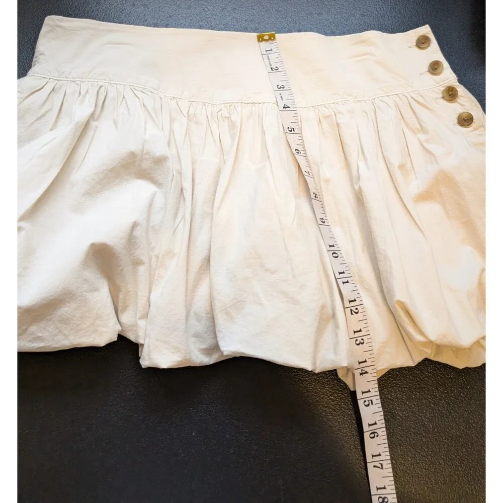 American Eagle Women's Bubble Skort Mini Cream Buttons Size 10